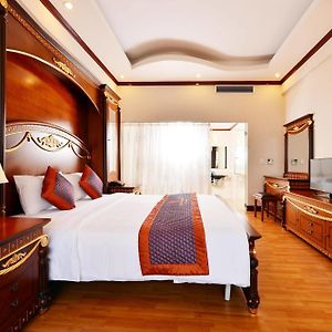 King Suite Spa Bath